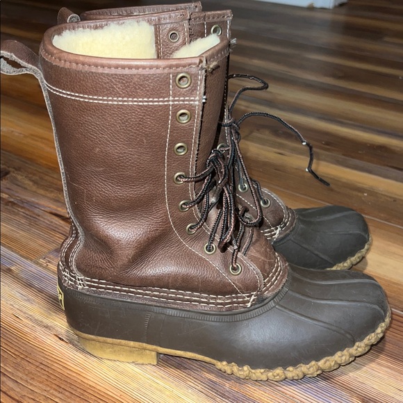 L.L. Bean Women's Bean Boots, 10" Shearling-Lined size 7 - Picture 6 of 11